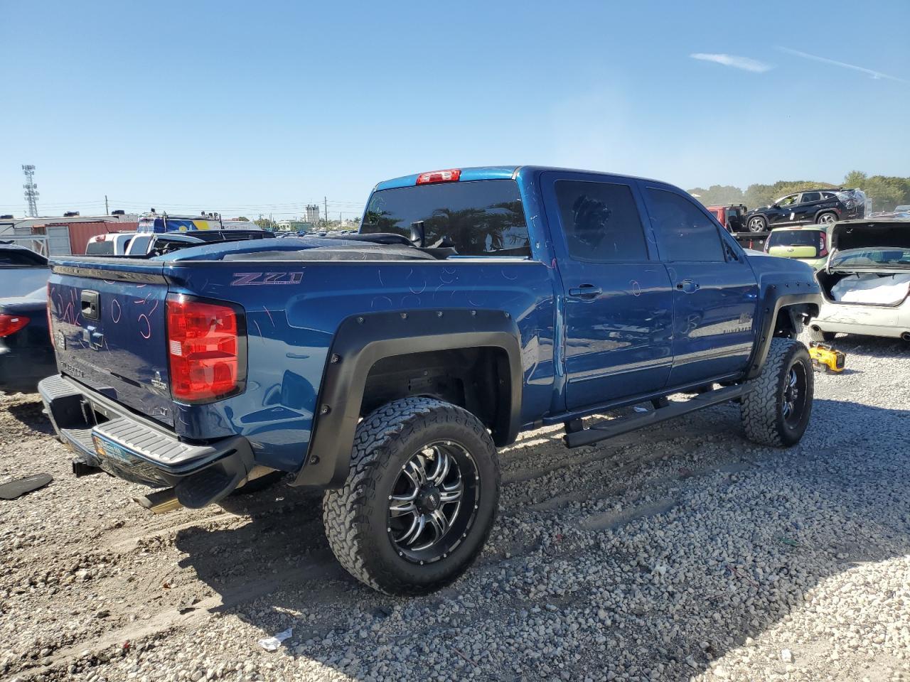 2017 CHEVROLET SILVERADO - Фото 3