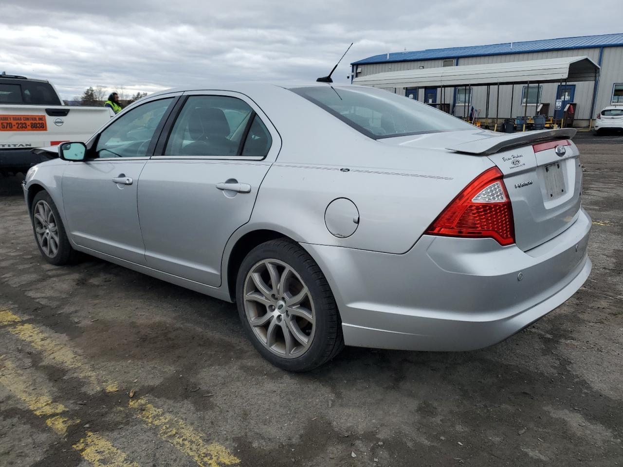 2012 FORD FUSION SE - Image 2