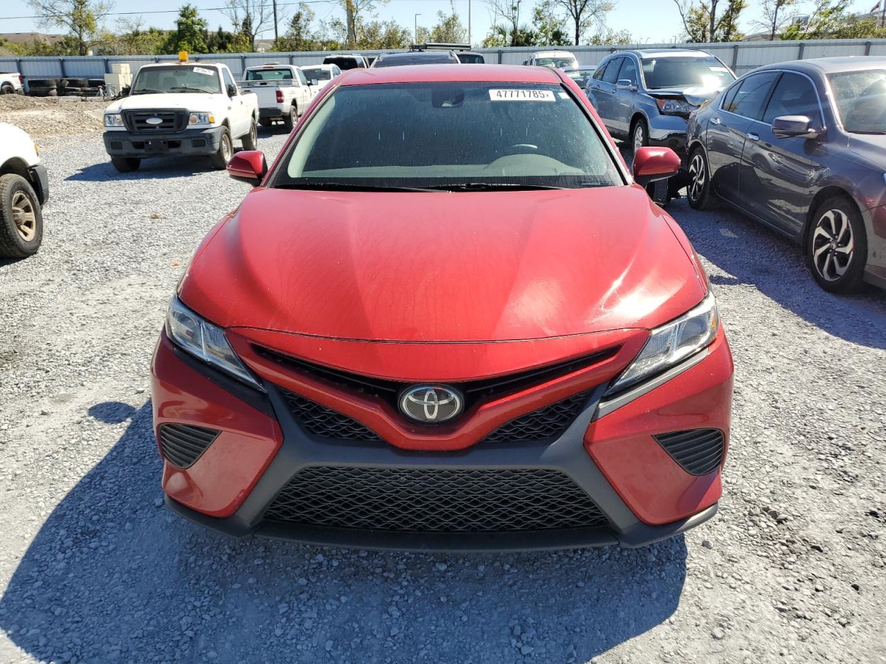 2020 TOYOTA CAMRY SE - Фото 5