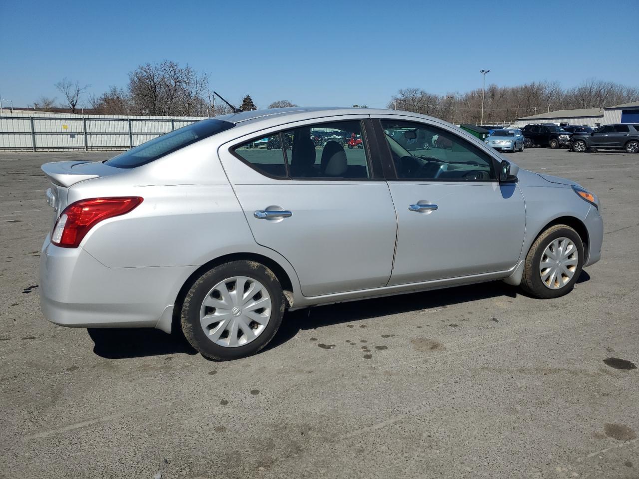 2016 NISSAN VERSA S - Image 3