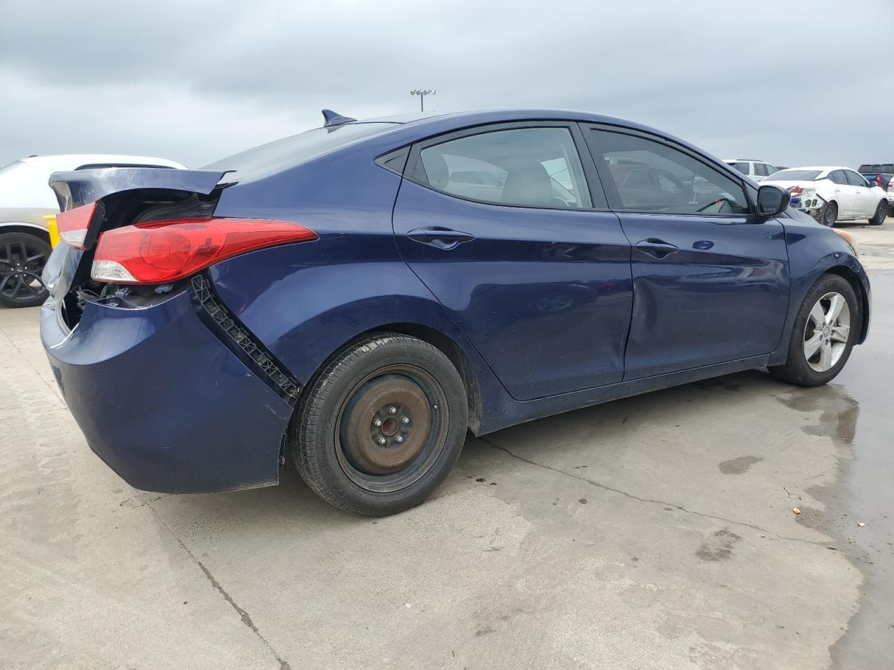 2013 HYUNDAI ELANTRA GL - Image 3