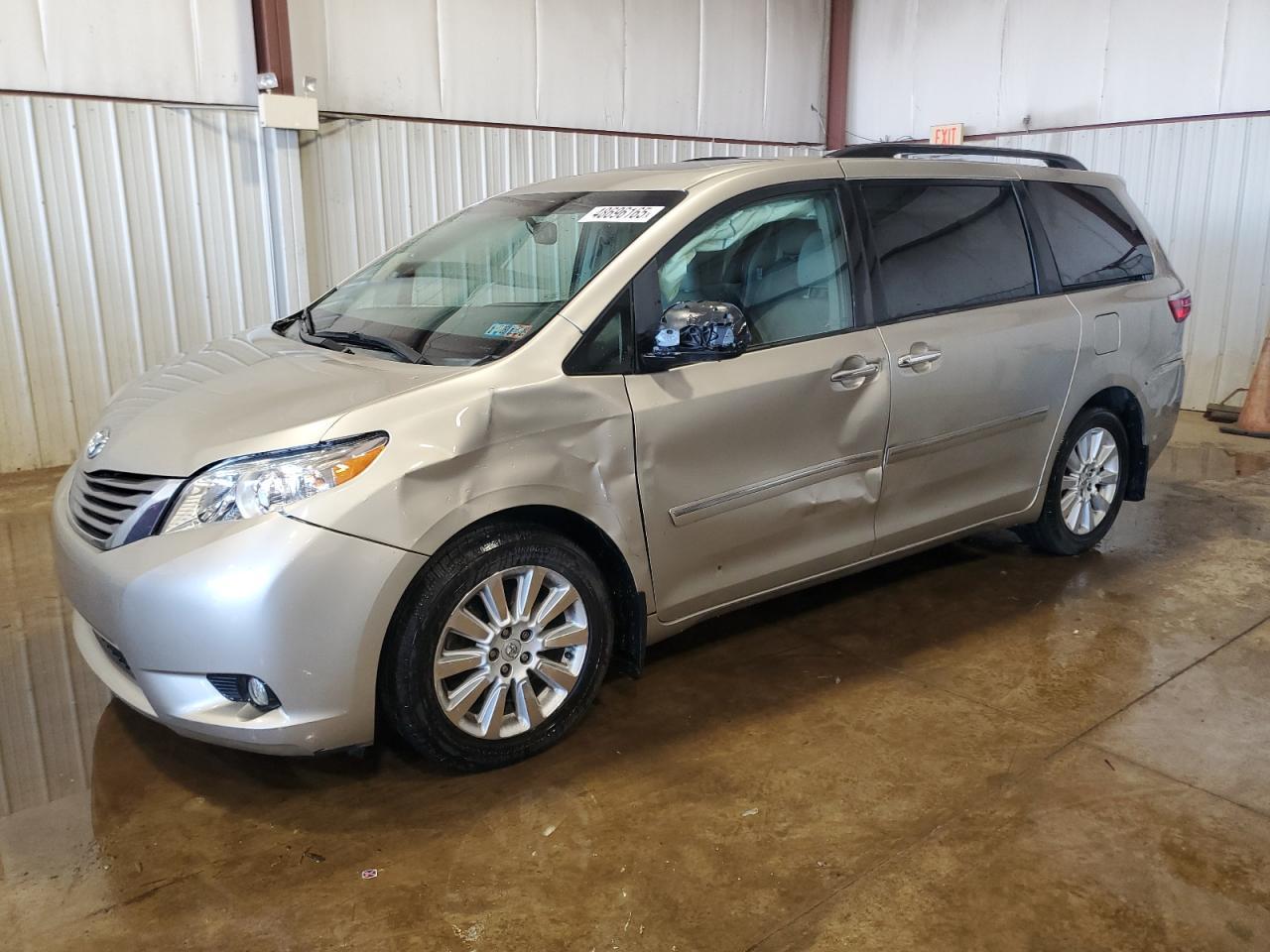 2015 TOYOTA SIENNA XLE
