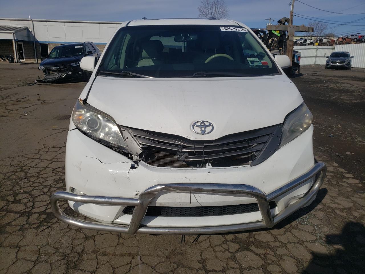 2013 TOYOTA SIENNA XLE - Фото 5