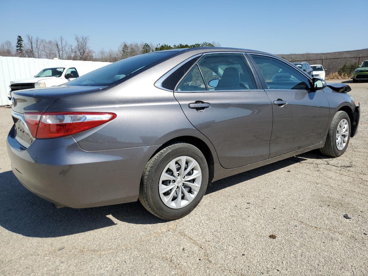 2016 TOYOTA CAMRY LE - Фото 3