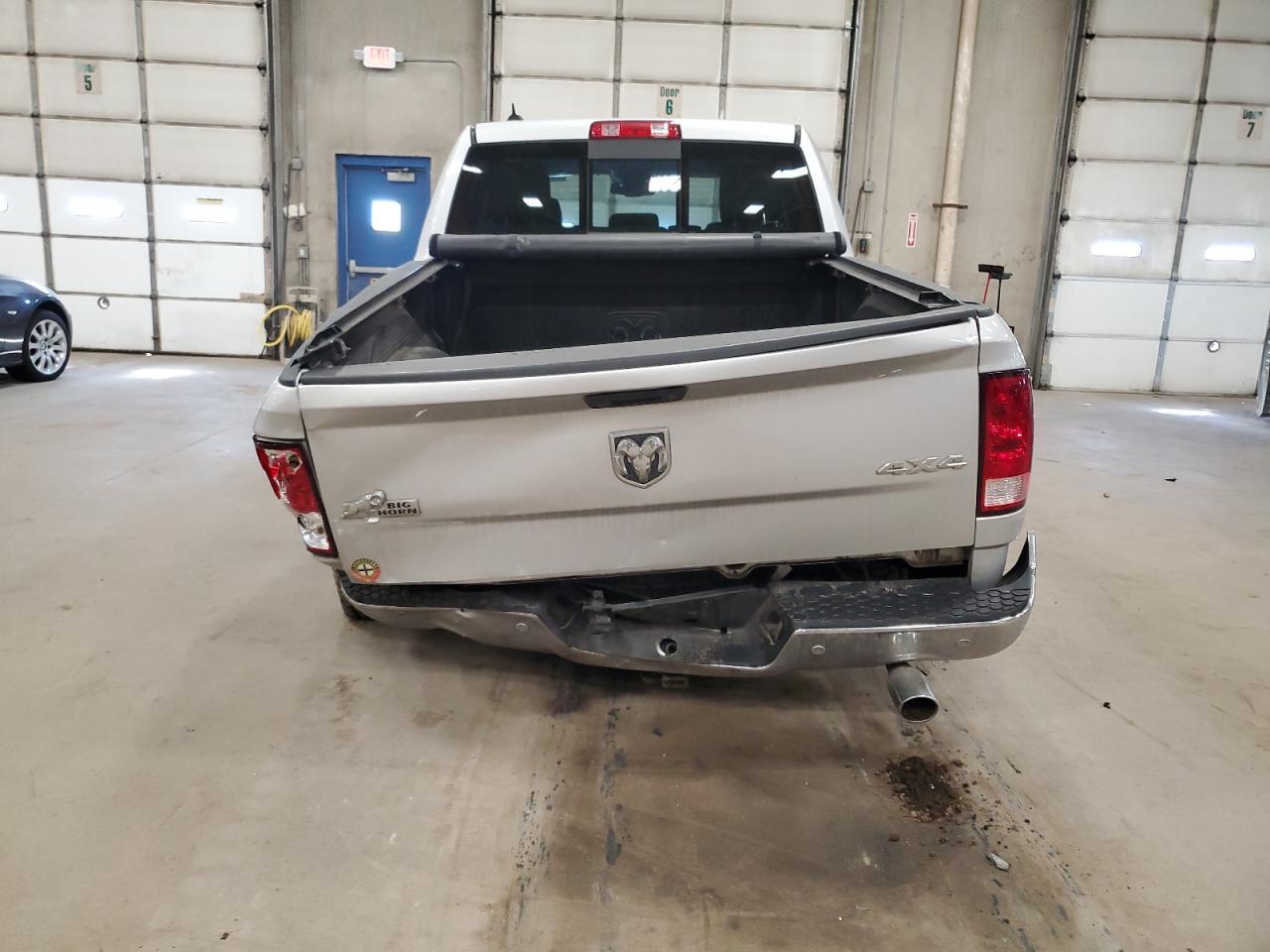 2017 RAM 1500 SLT - Image 6