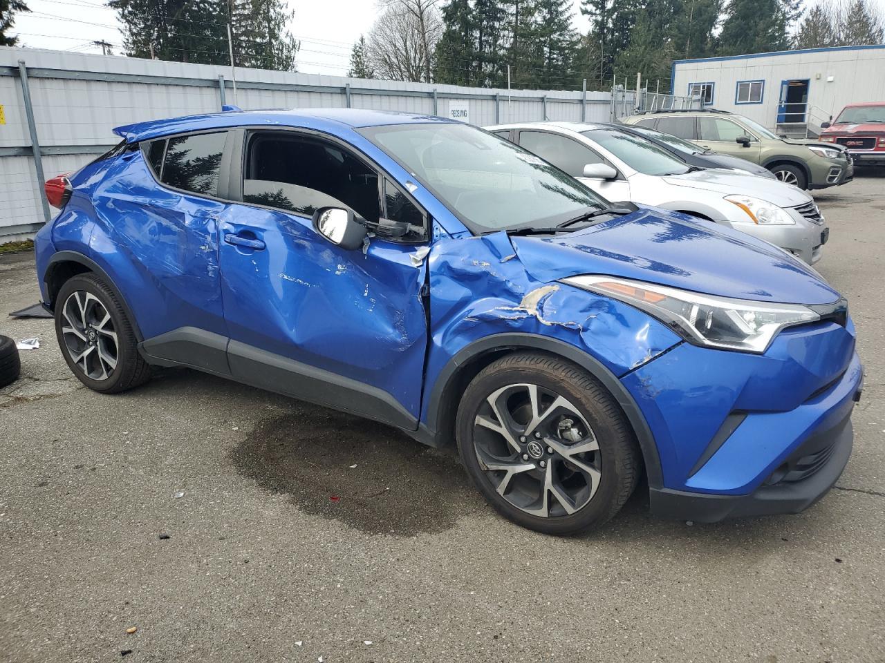 2019 TOYOTA C-HR XLE - Фото 4