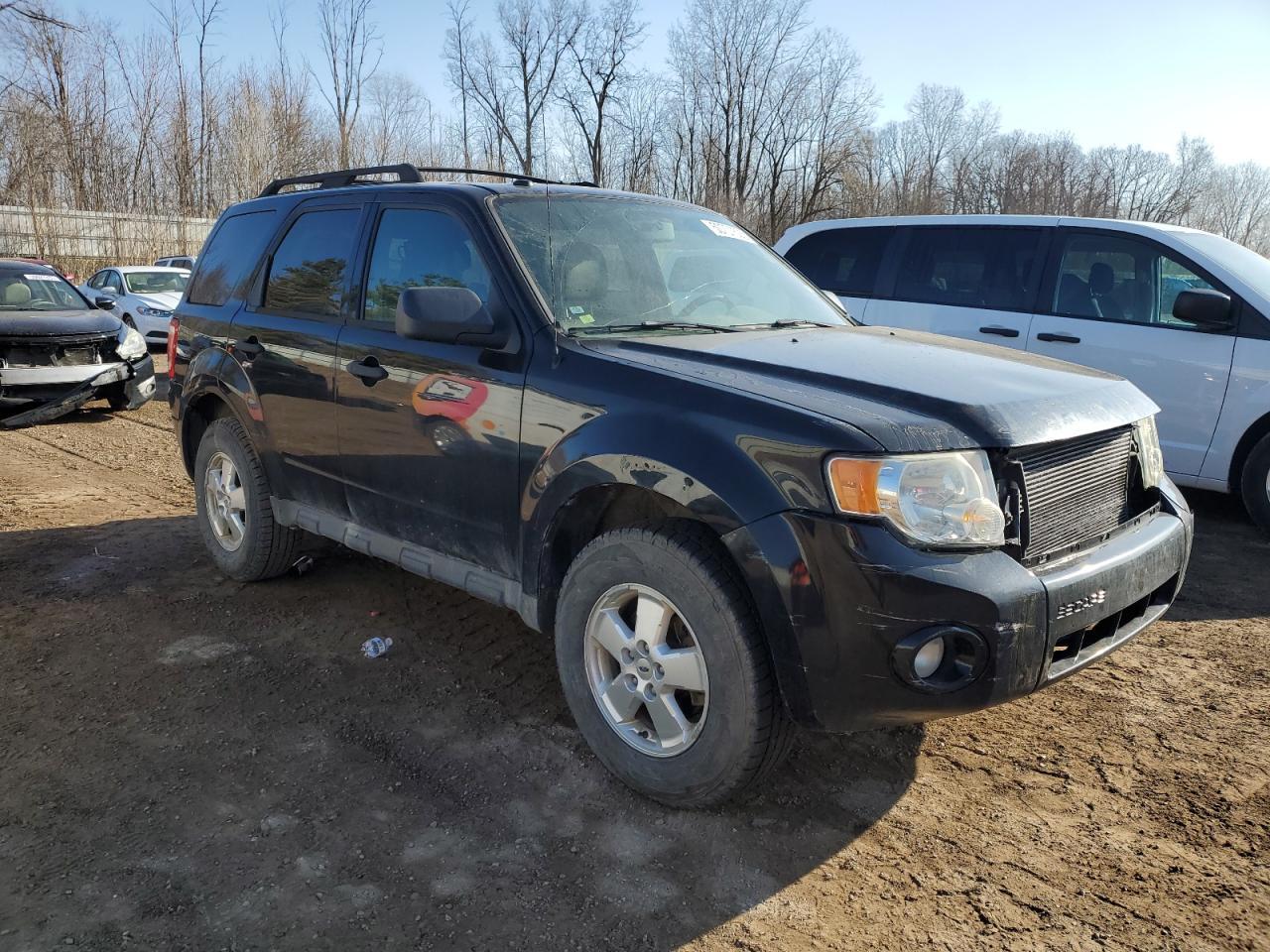 2010 FORD ESCAPE XLT - Image 4