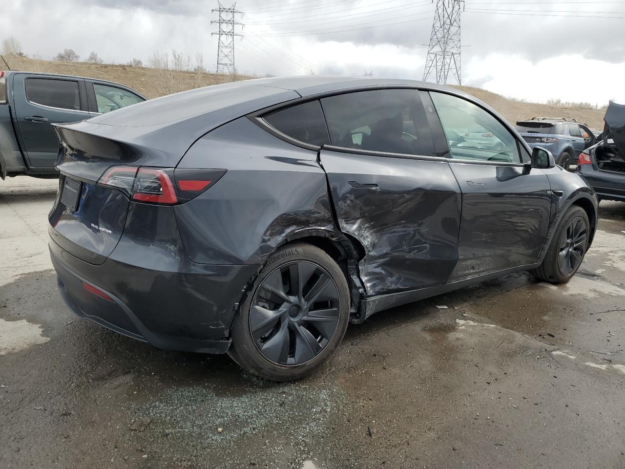 2025 TESLA MODEL Y - Image 3