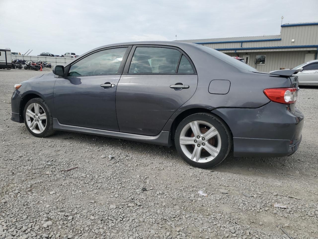 2013 TOYOTA COROLLA BA - Фото 2