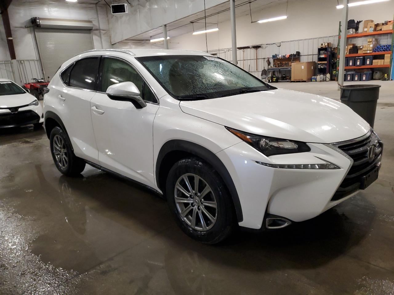 2017 LEXUS NX 200T BA - Фото 4