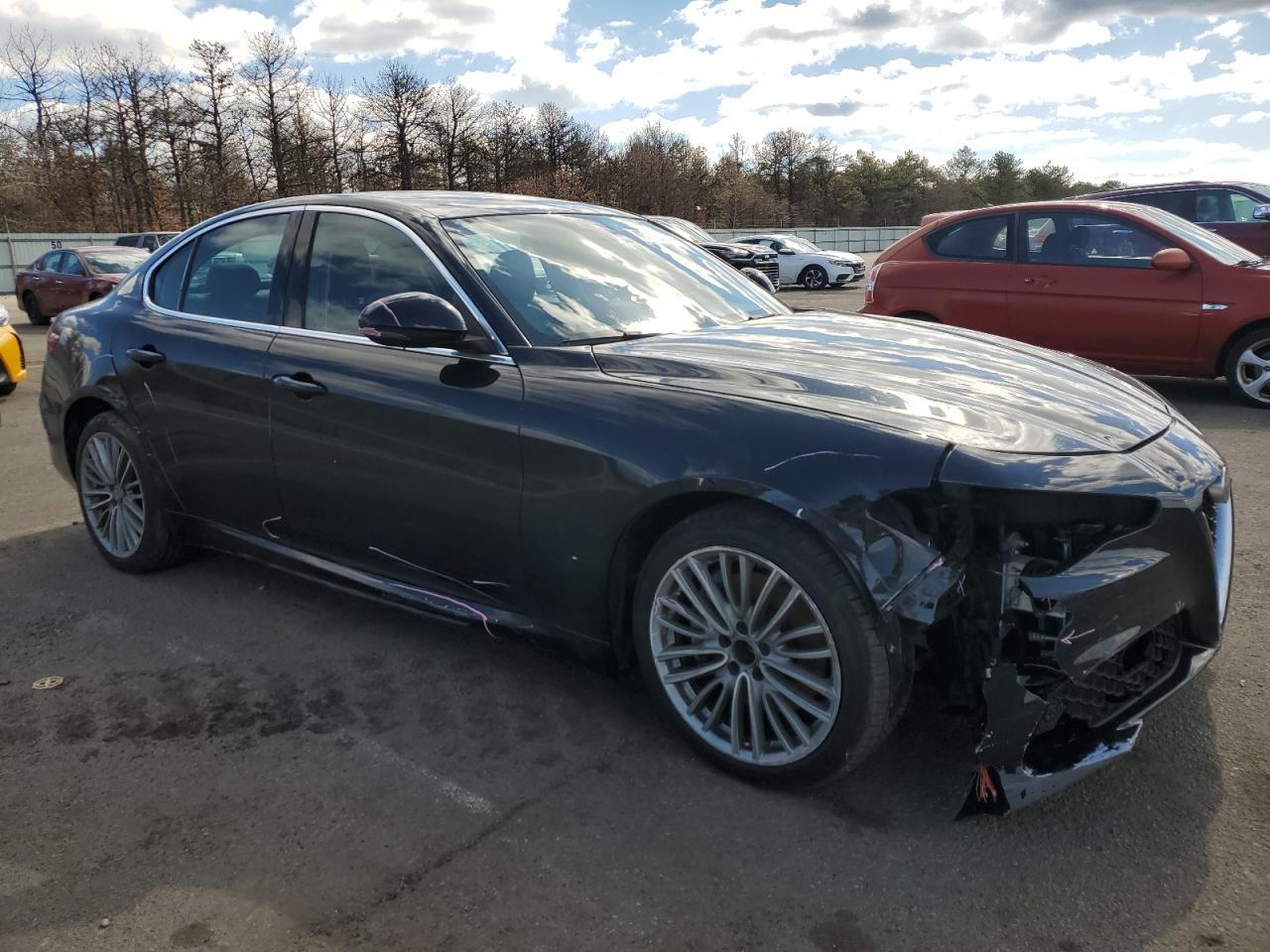 2017 ALFA ROMEO GIULIA TI - Фото 4