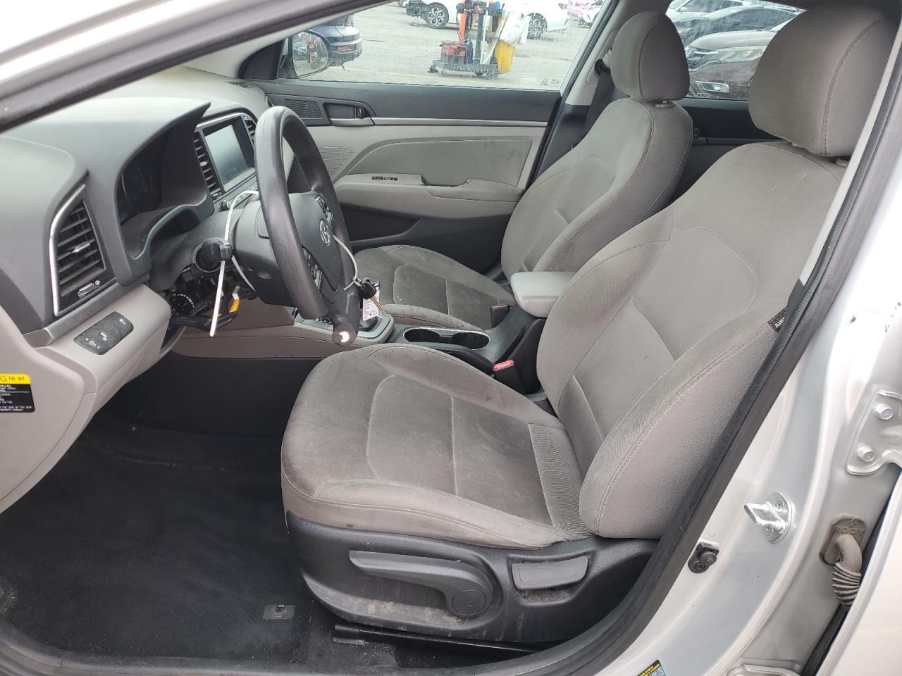 2018 HYUNDAI ELANTRA SE - Фото 7