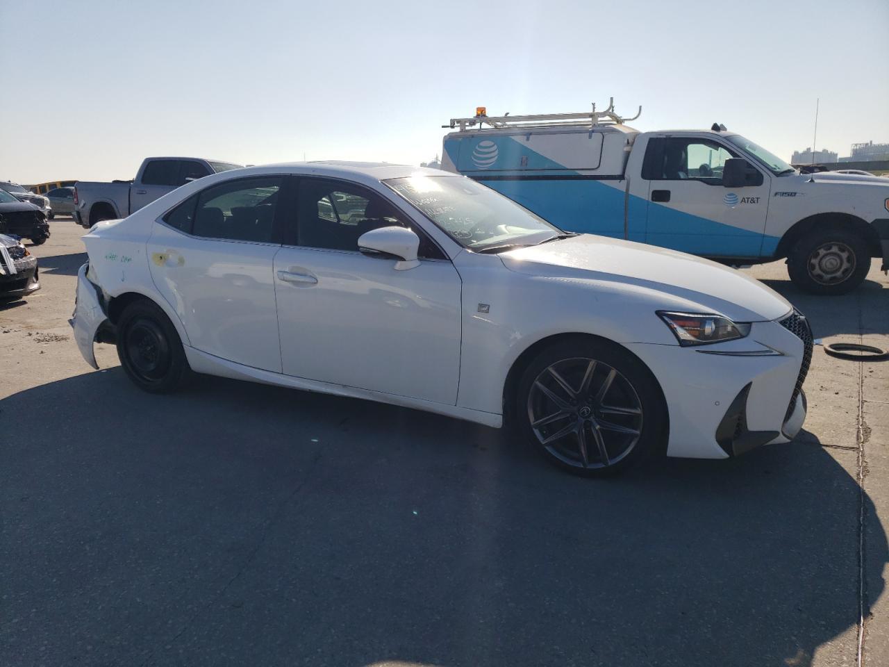 2019 LEXUS IS350 - Фото 4