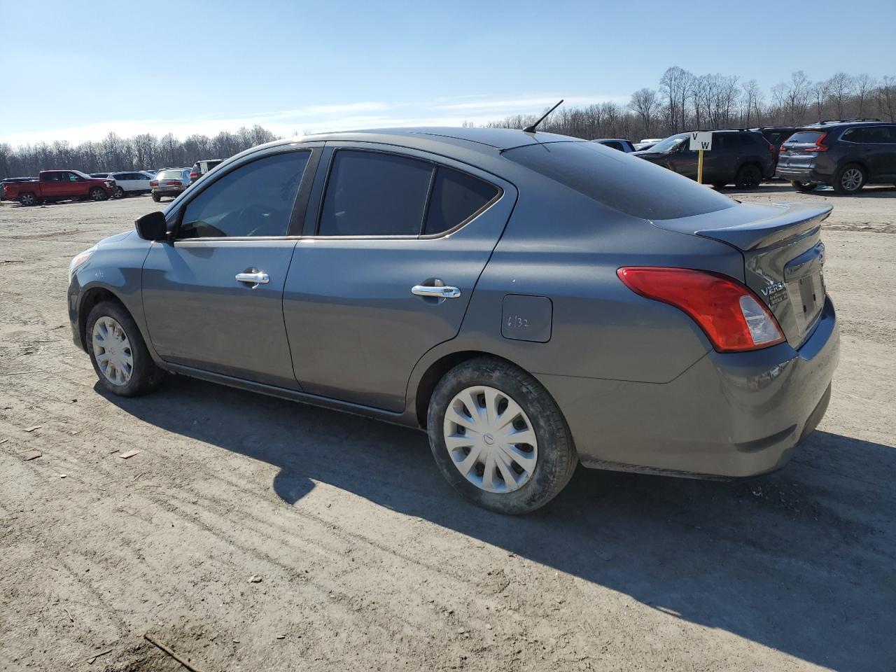 2016 NISSAN VERSA S - Фото 2
