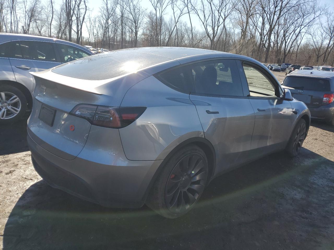 2024 TESLA MODEL Y - Image 3