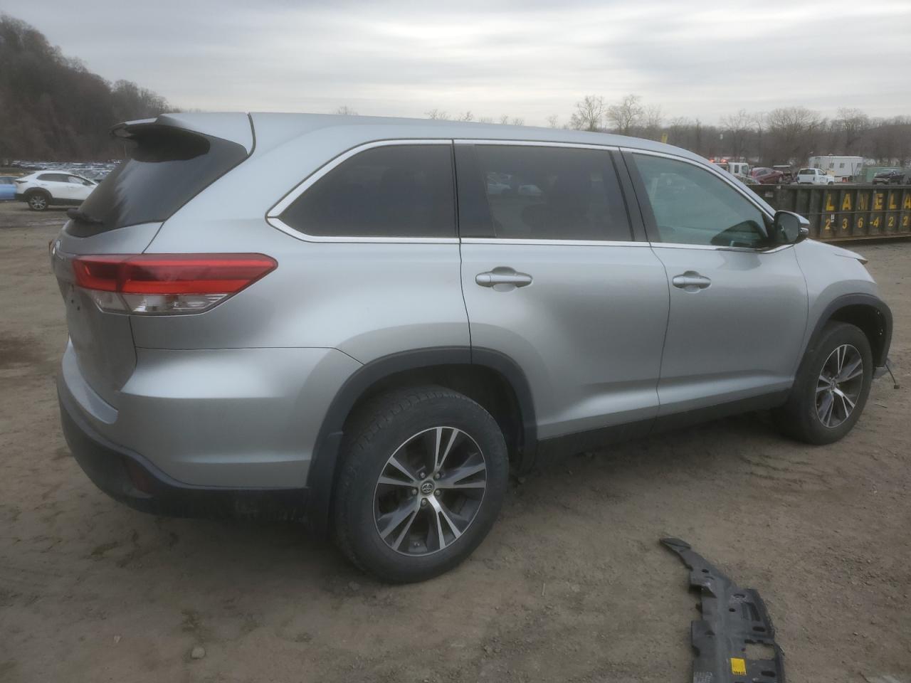 2019 TOYOTA HIGHLANDER - Image 3