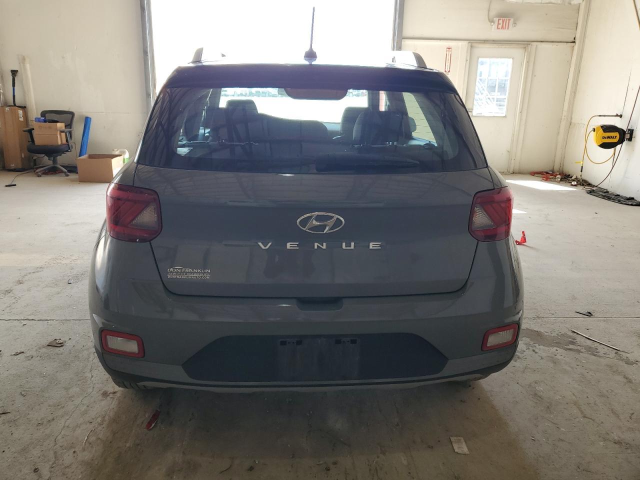 2023 HYUNDAI VENUE SEL - Фото 6