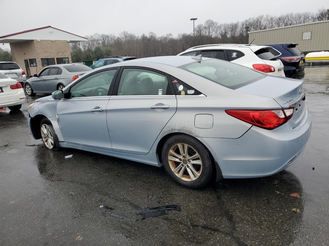 2013 HYUNDAI SONATA GLS - Image 2