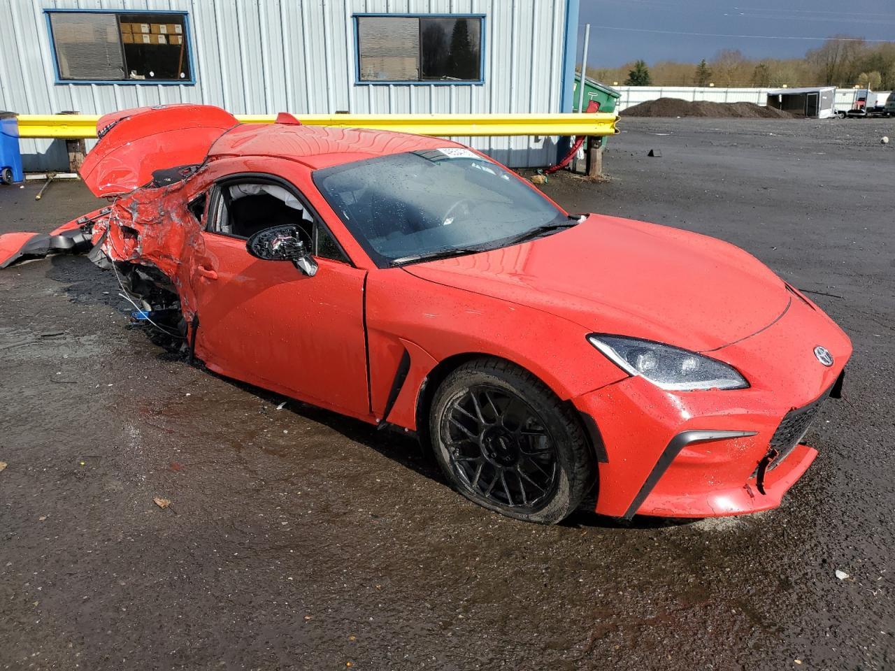 2023 TOYOTA GR 86 - Image 4