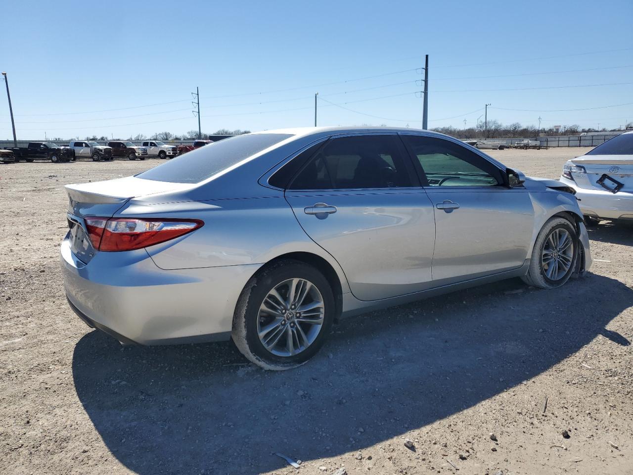 2016 TOYOTA CAMRY LE - Image 3