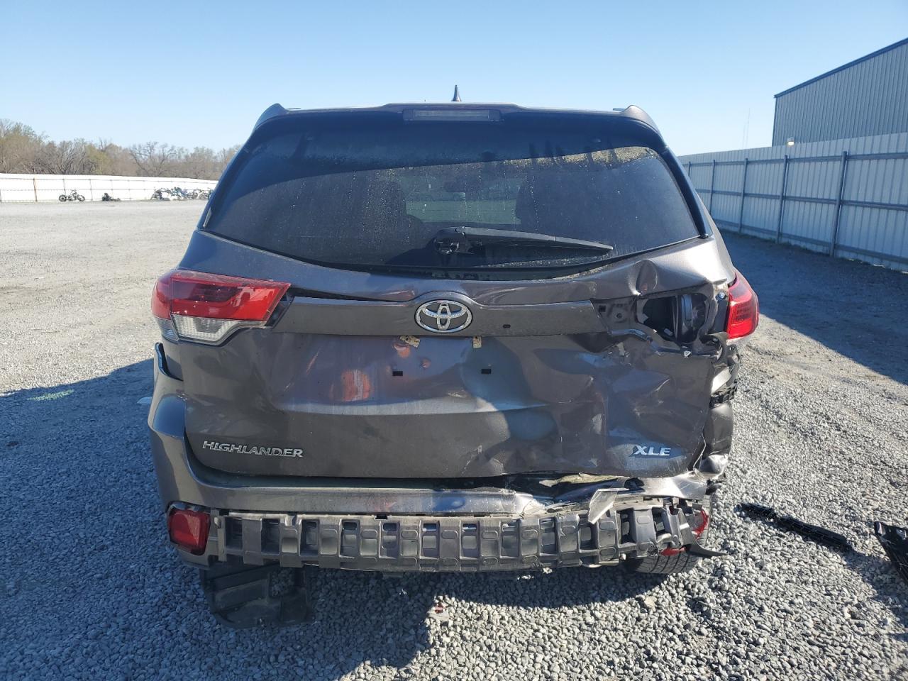 2018 TOYOTA HIGHLANDER - Image 6