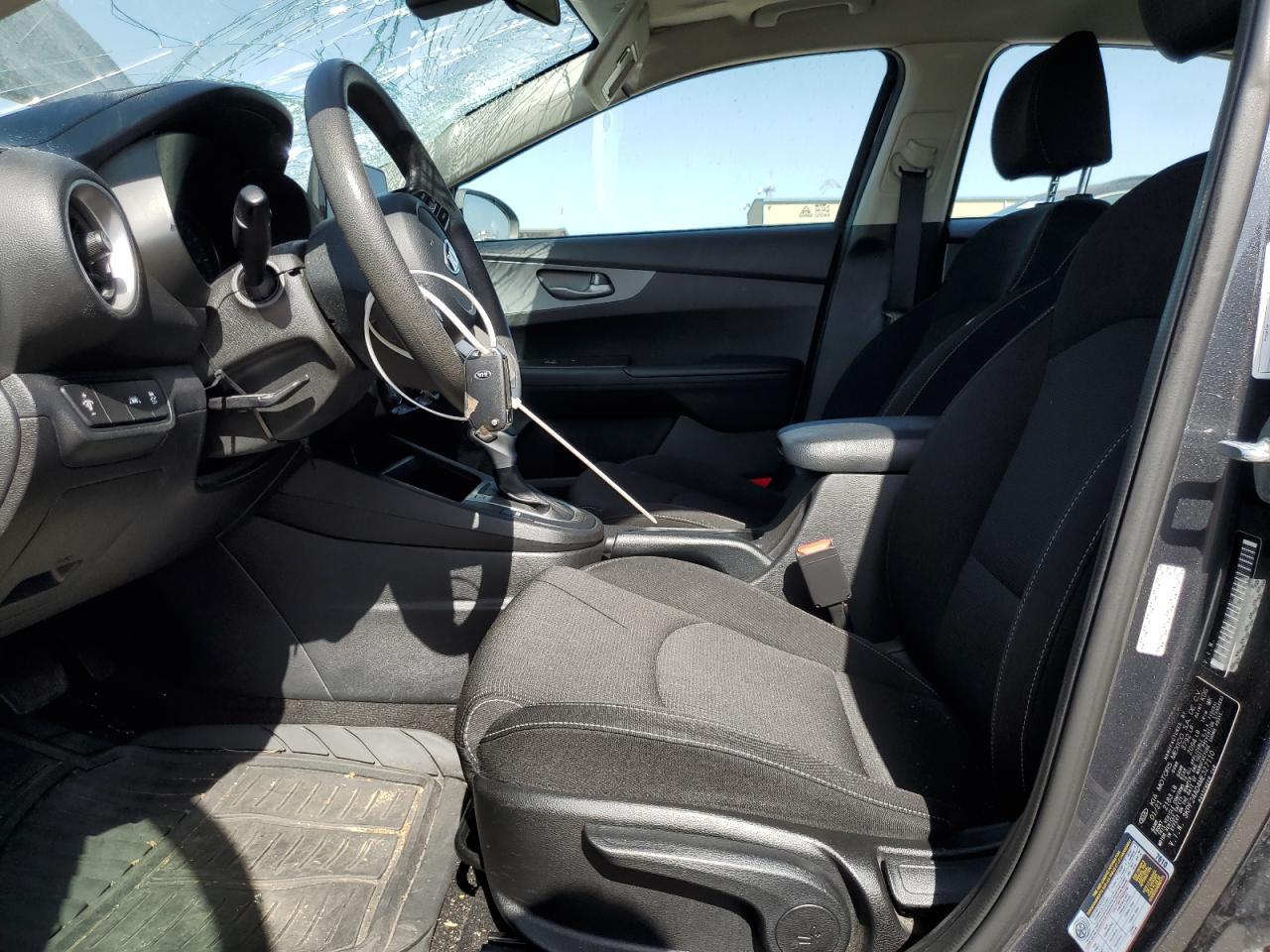 2021 KIA FORTE FE - Image 7