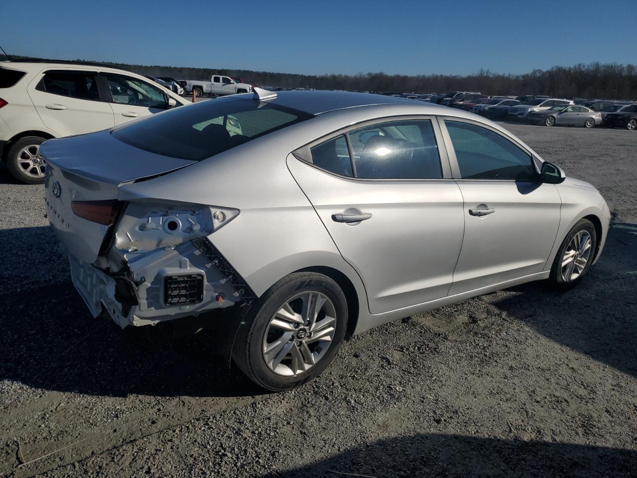 2019 HYUNDAI ELANTRA SE - Фото 3