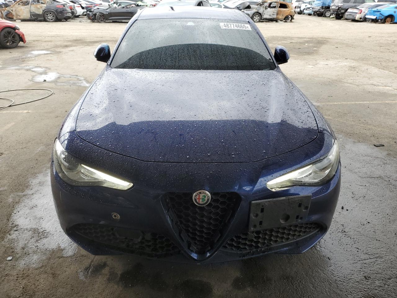 2017 ALFA ROMEO GIULIA TI - Image 5