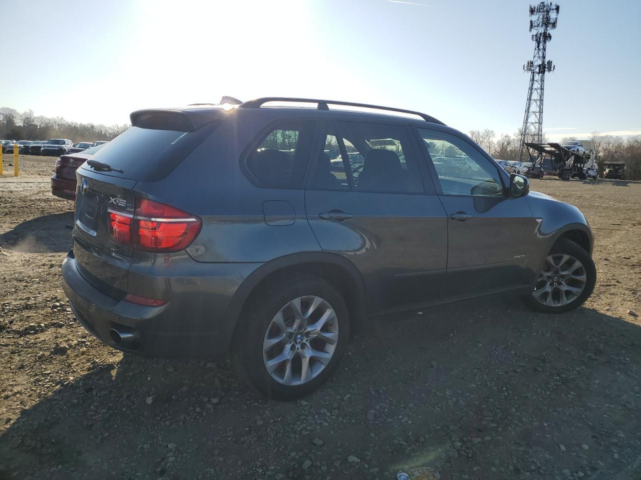 2012 BMW X5 XDRIVE3 - Image 3
