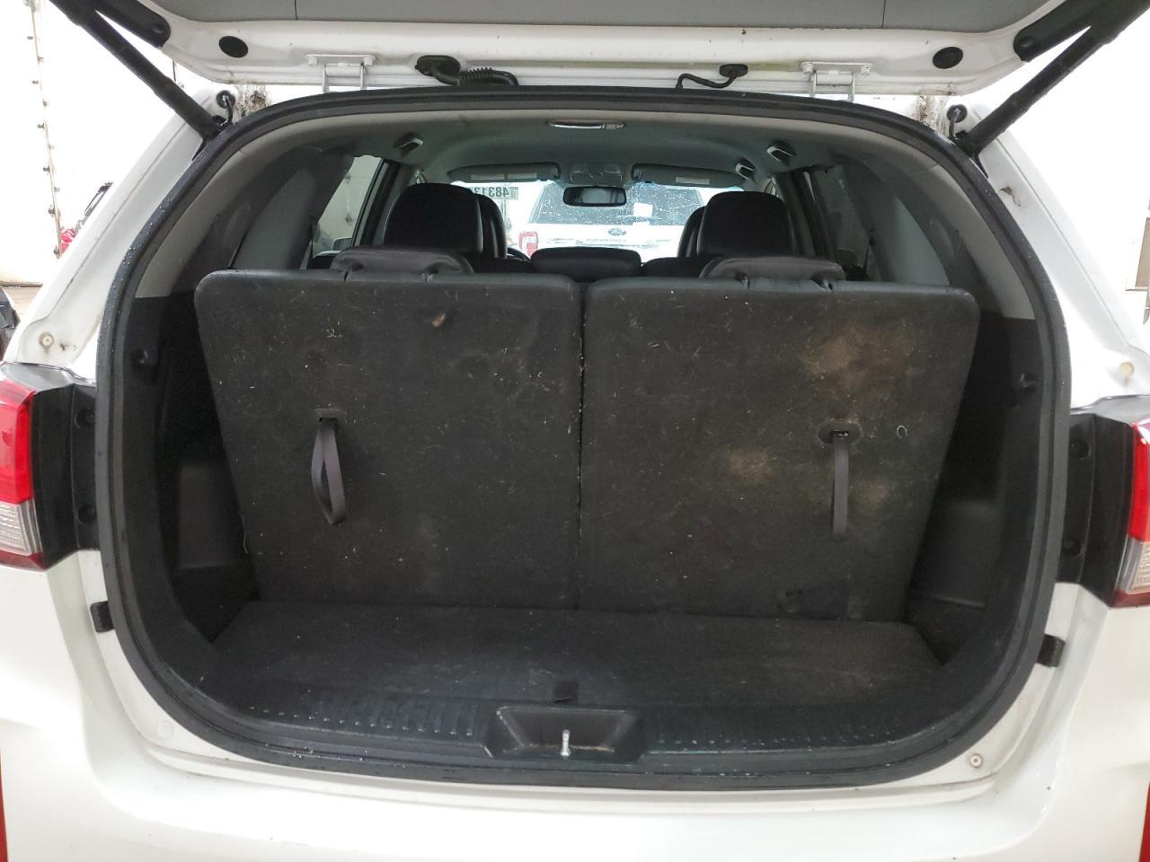 2014 KIA SORENTO LX - Image 6