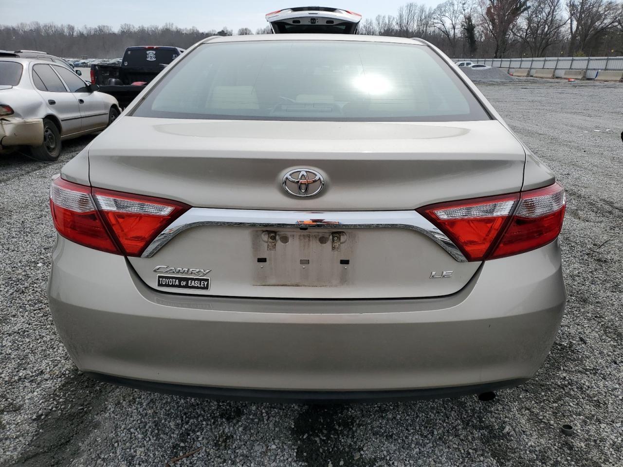 2016 TOYOTA CAMRY LE - Фото 6