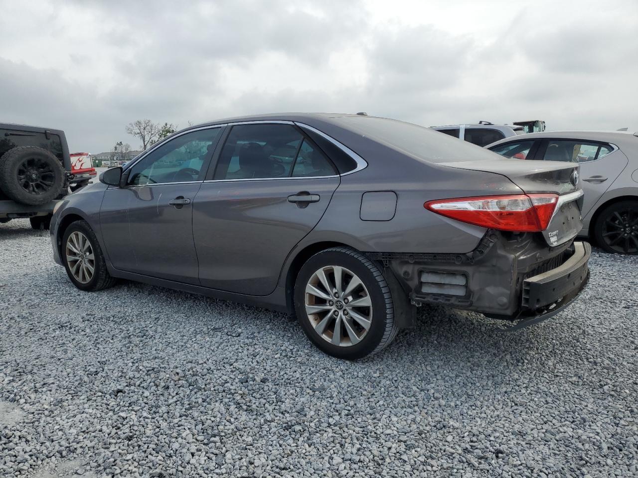 2015 TOYOTA CAMRY LE - Фото 2