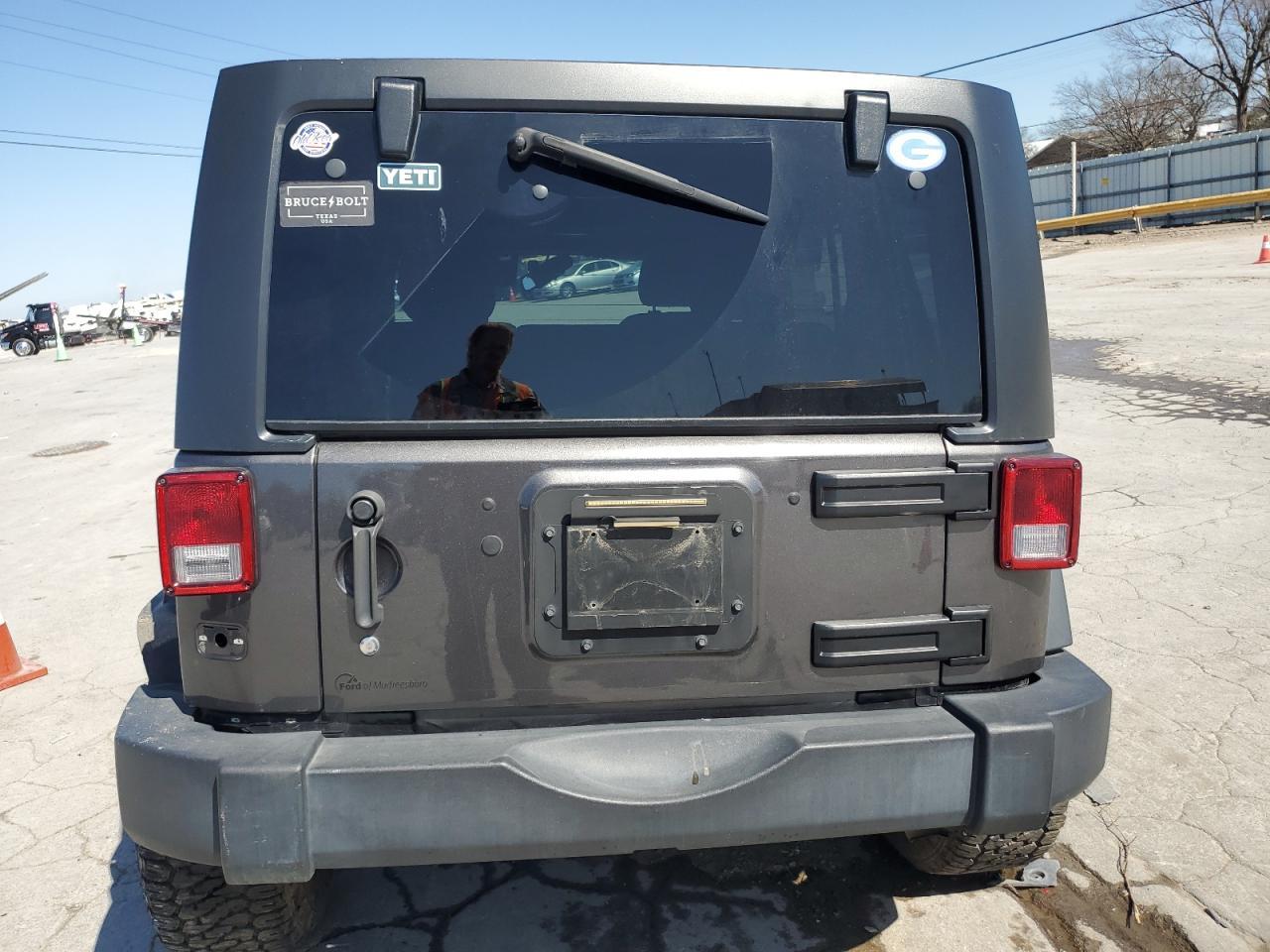 2017 JEEP WRANGLER U - Image 6