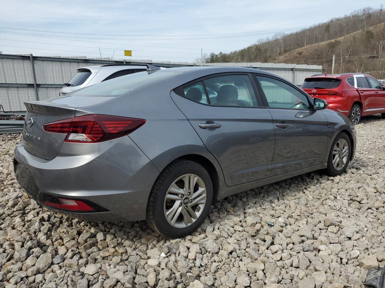 2019 HYUNDAI ELANTRA SE - Фото 3