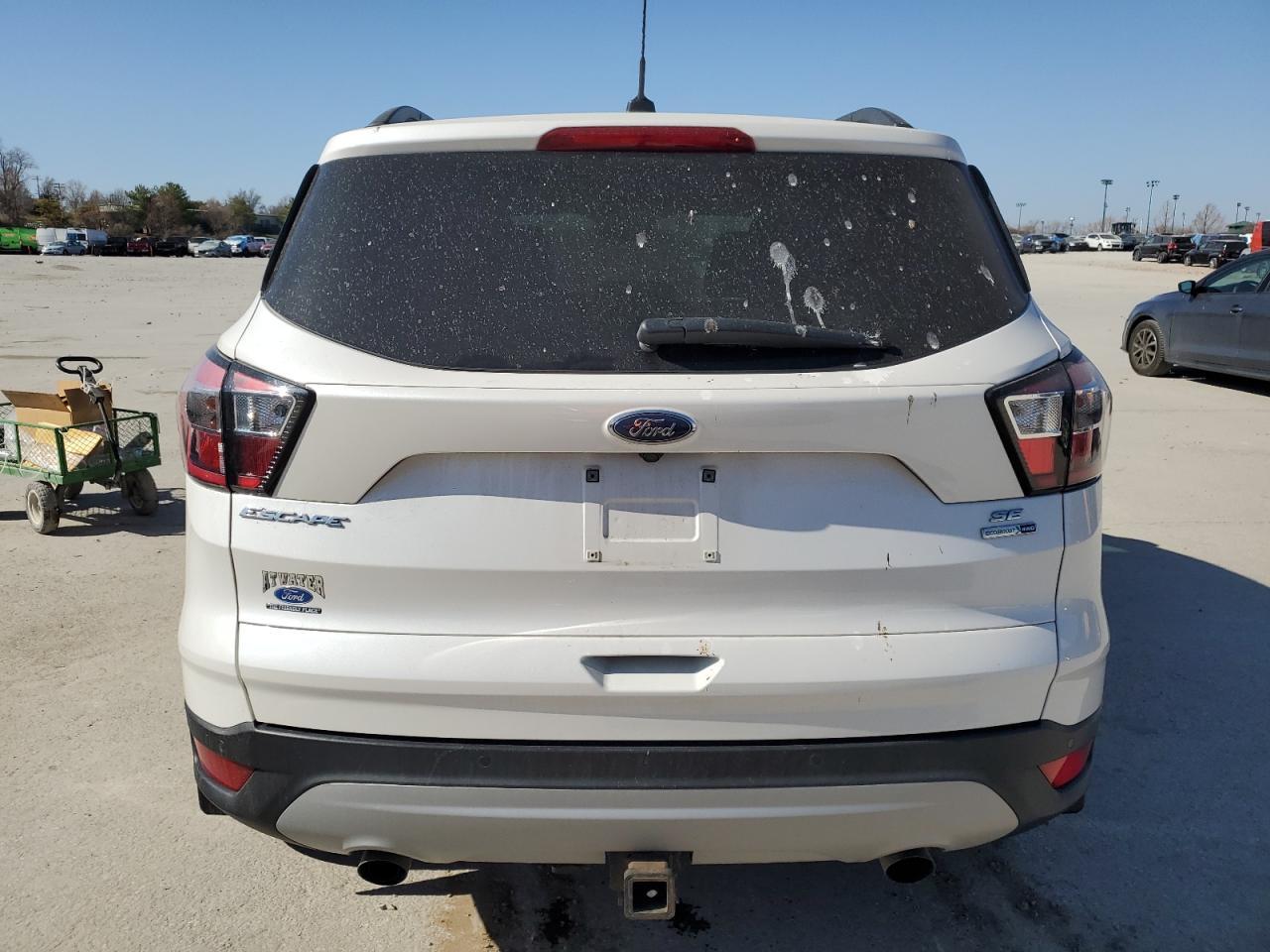 2017 FORD ESCAPE SE - Фото 6