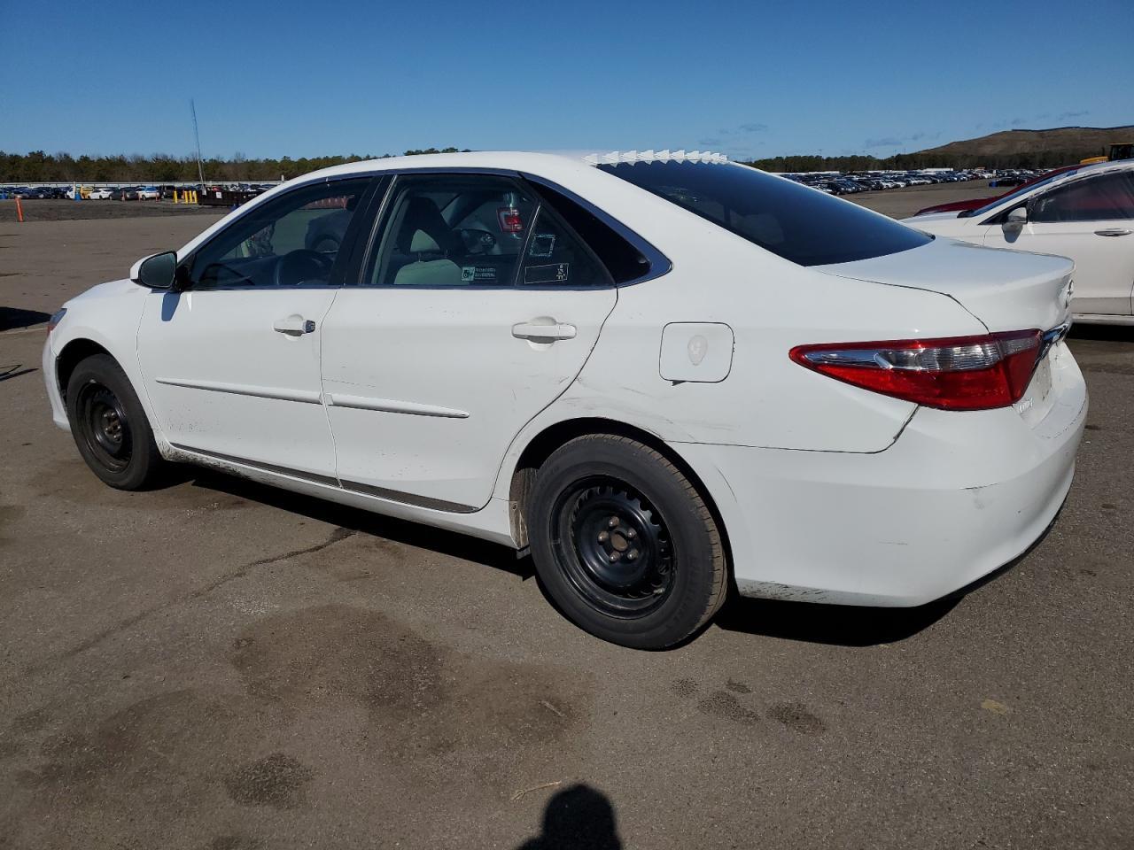 2017 TOYOTA CAMRY LE - Фото 2