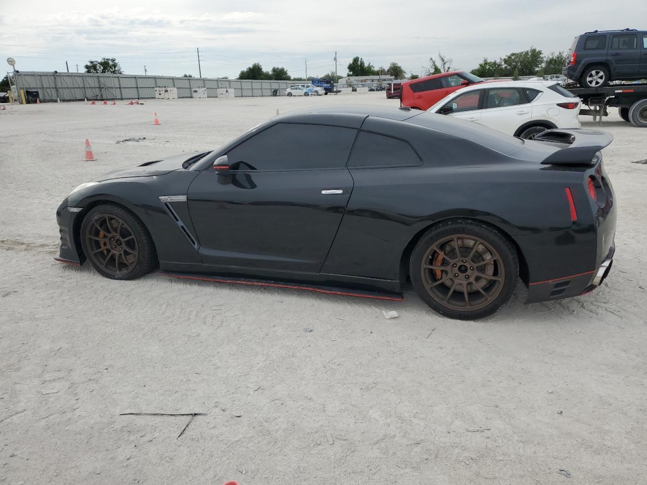 2013 NISSAN GT-R PREMI - Фото 2