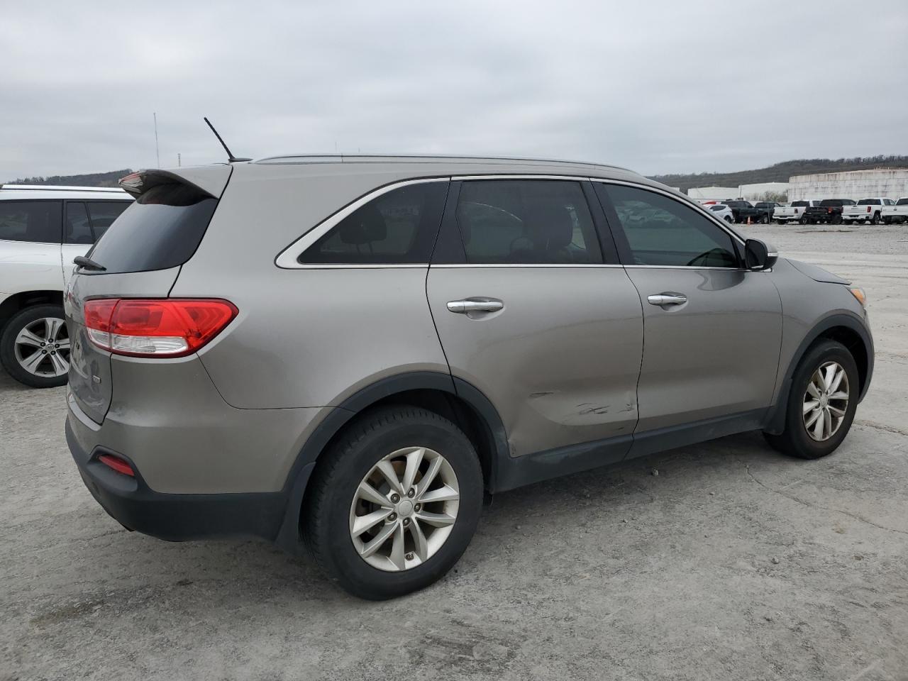2017 KIA SORENTO LX - Фото 3