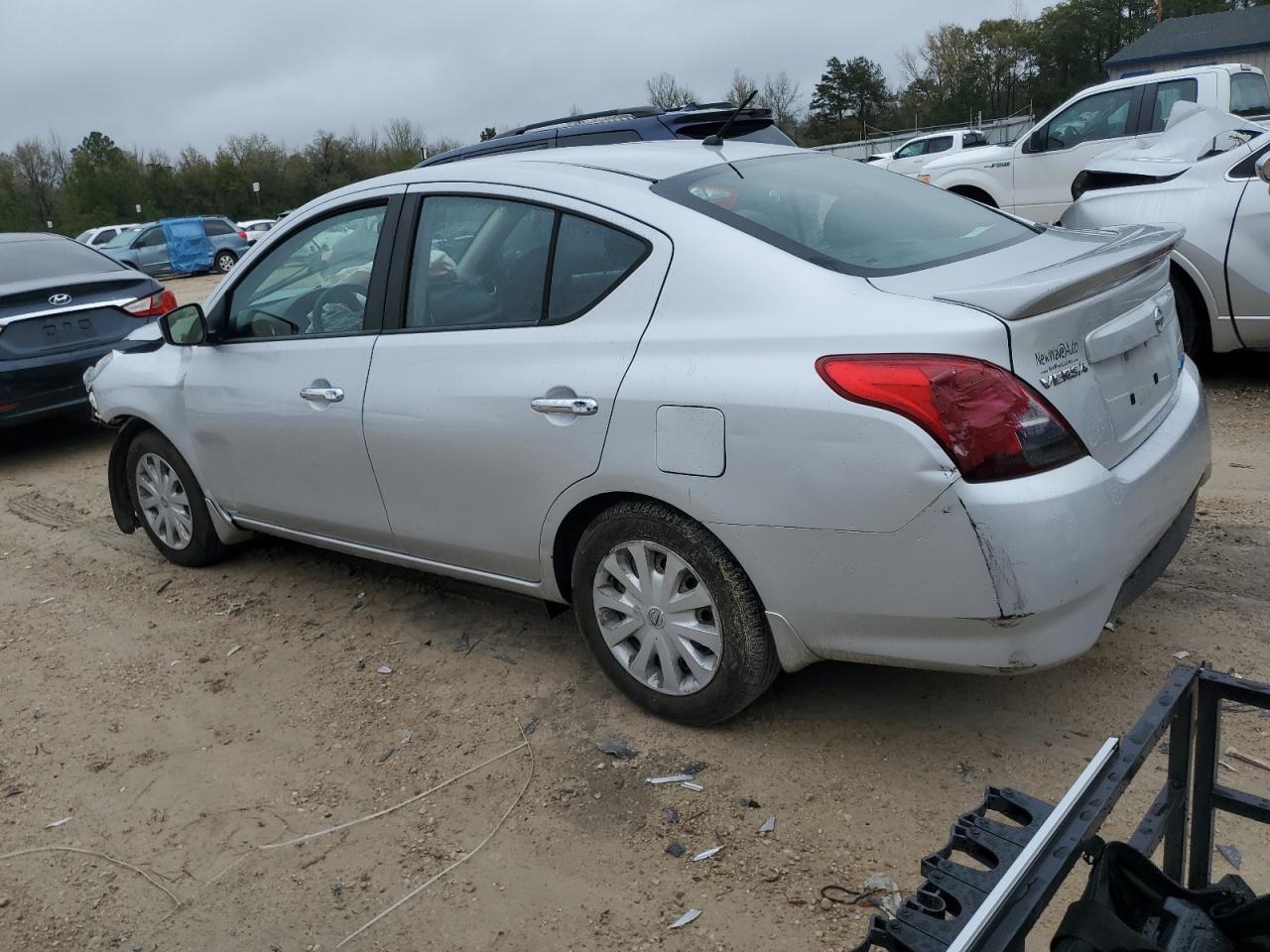 2016 NISSAN VERSA S - Фото 2