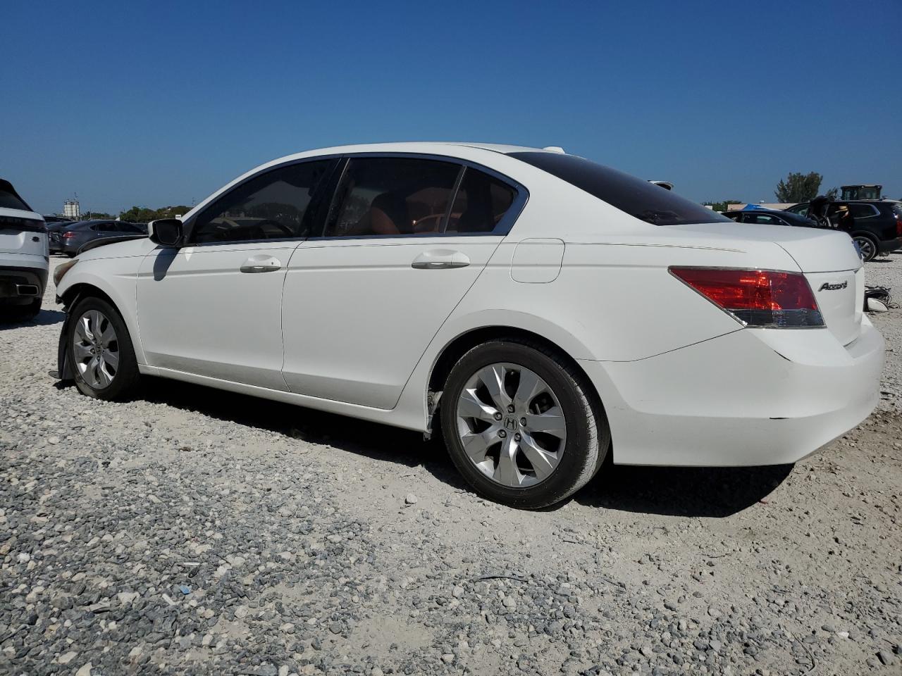 2010 HONDA ACCORD EXL - Image 2
