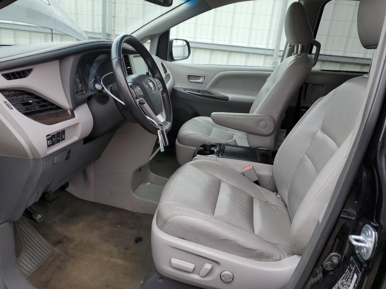 2015 TOYOTA SIENNA XLE - Фото 7