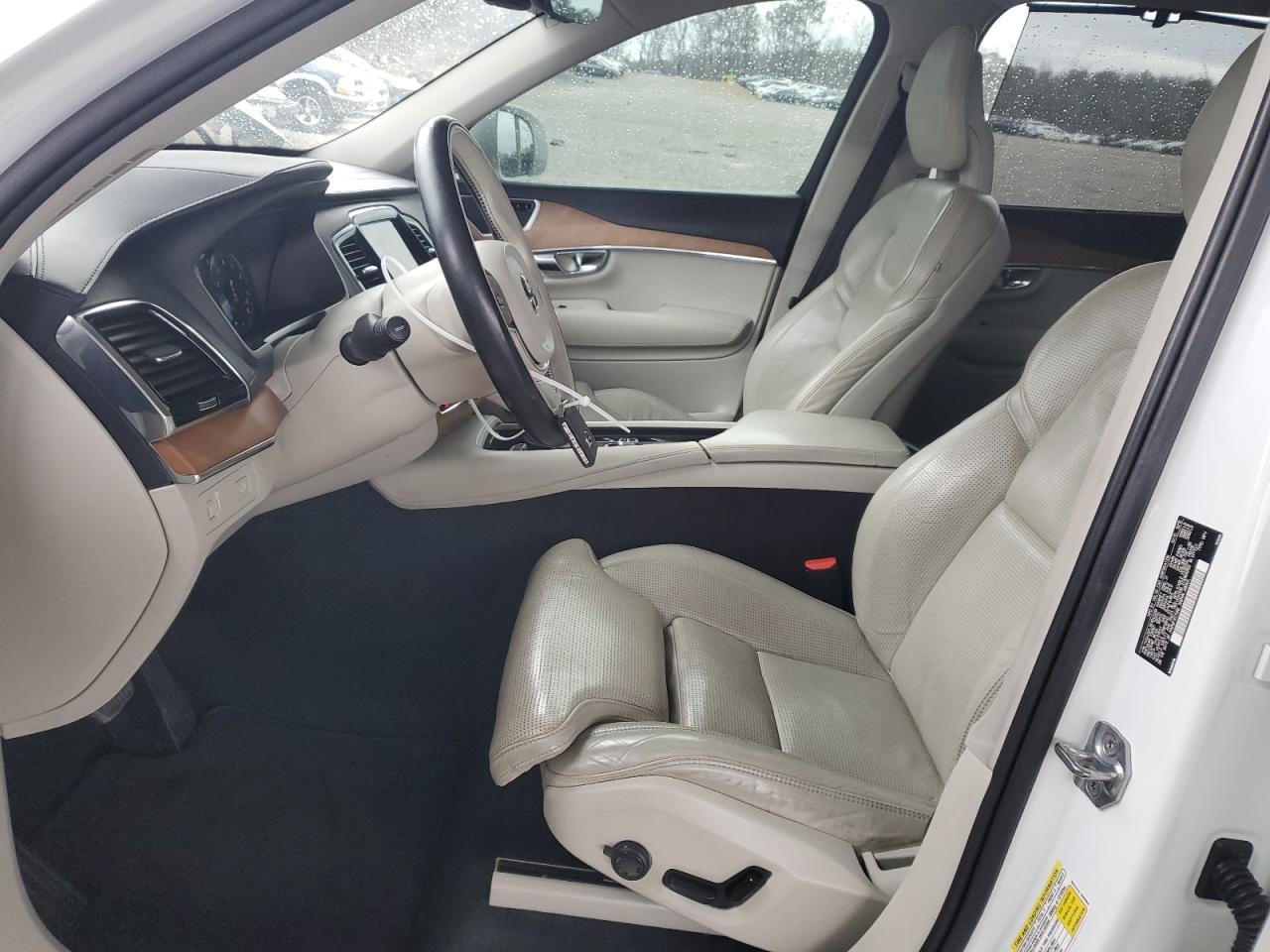 2016 VOLVO XC90 T6 - Фото 7