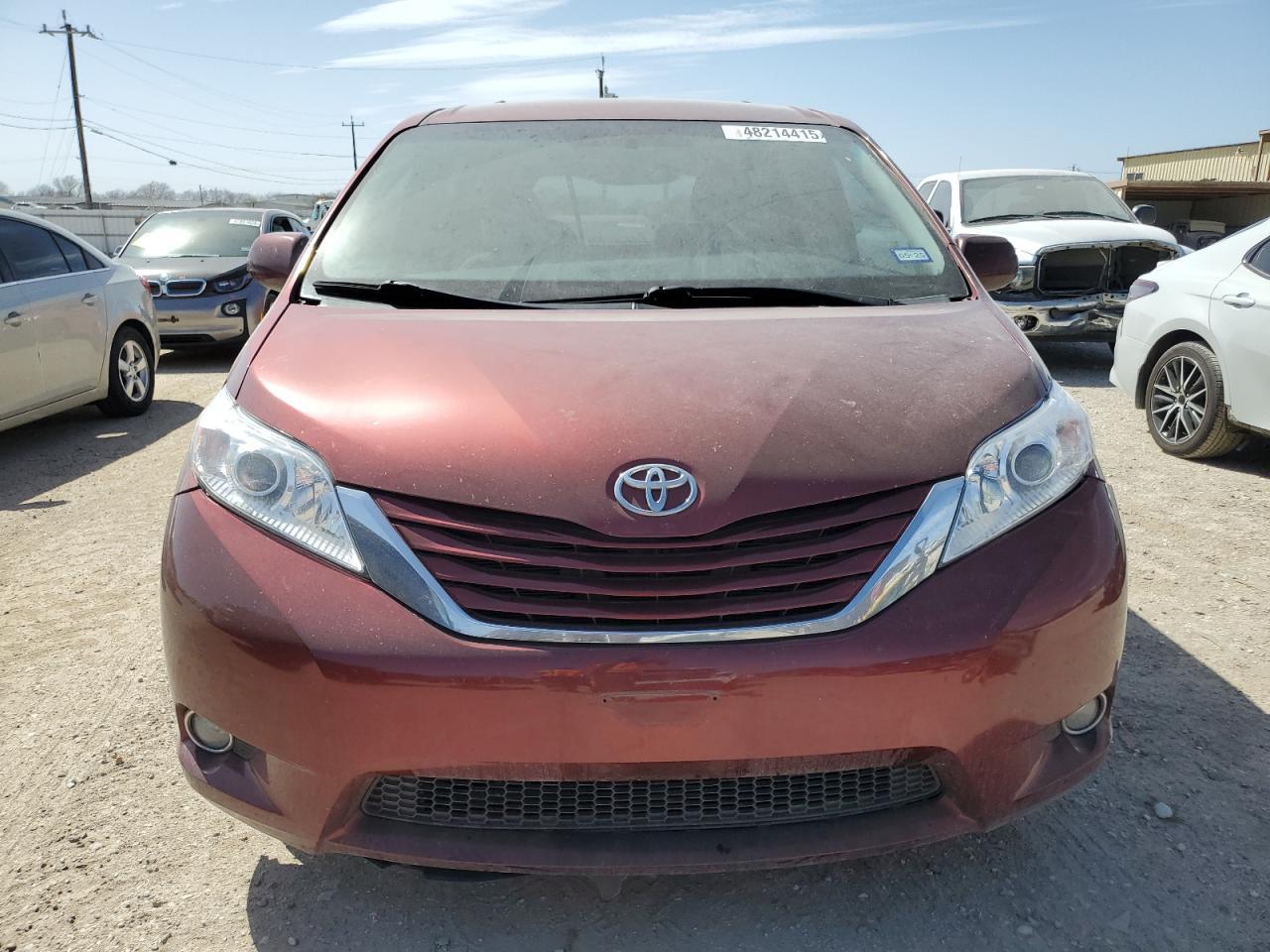 2015 TOYOTA SIENNA LE - Фото 5