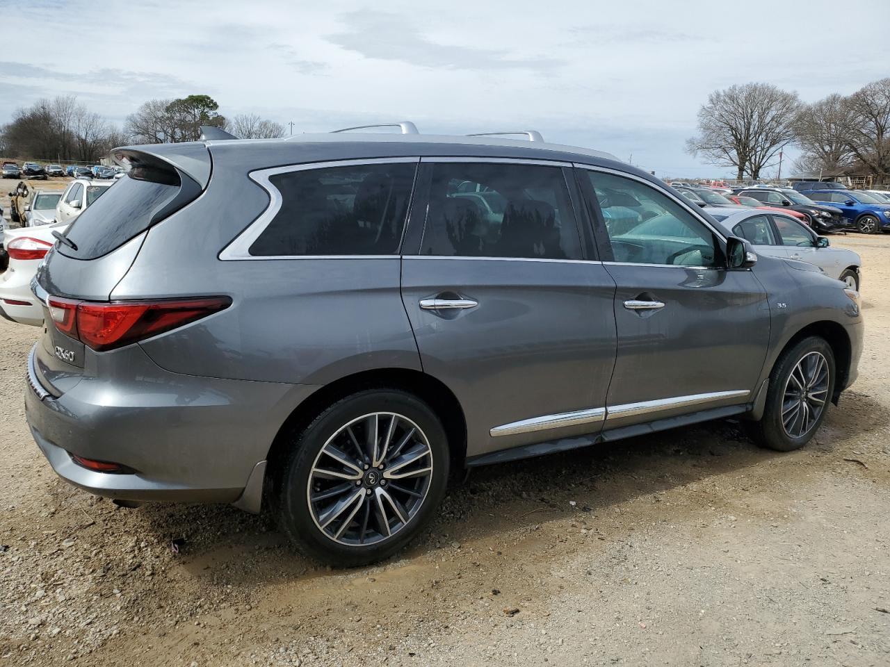 2019 INFINITI QX60 LUXE - Image 3