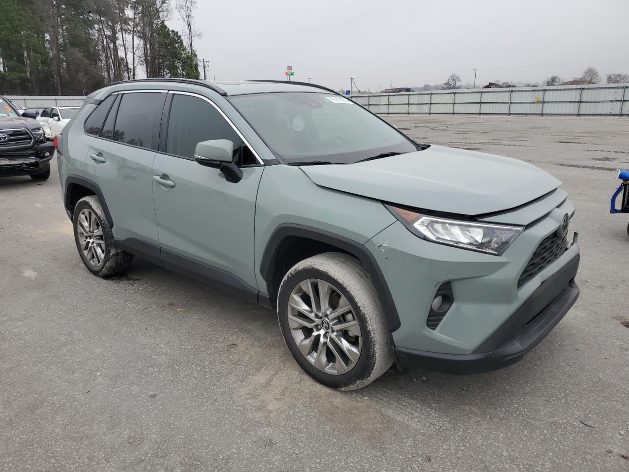 2020 TOYOTA RAV4 XLE P - Image 4