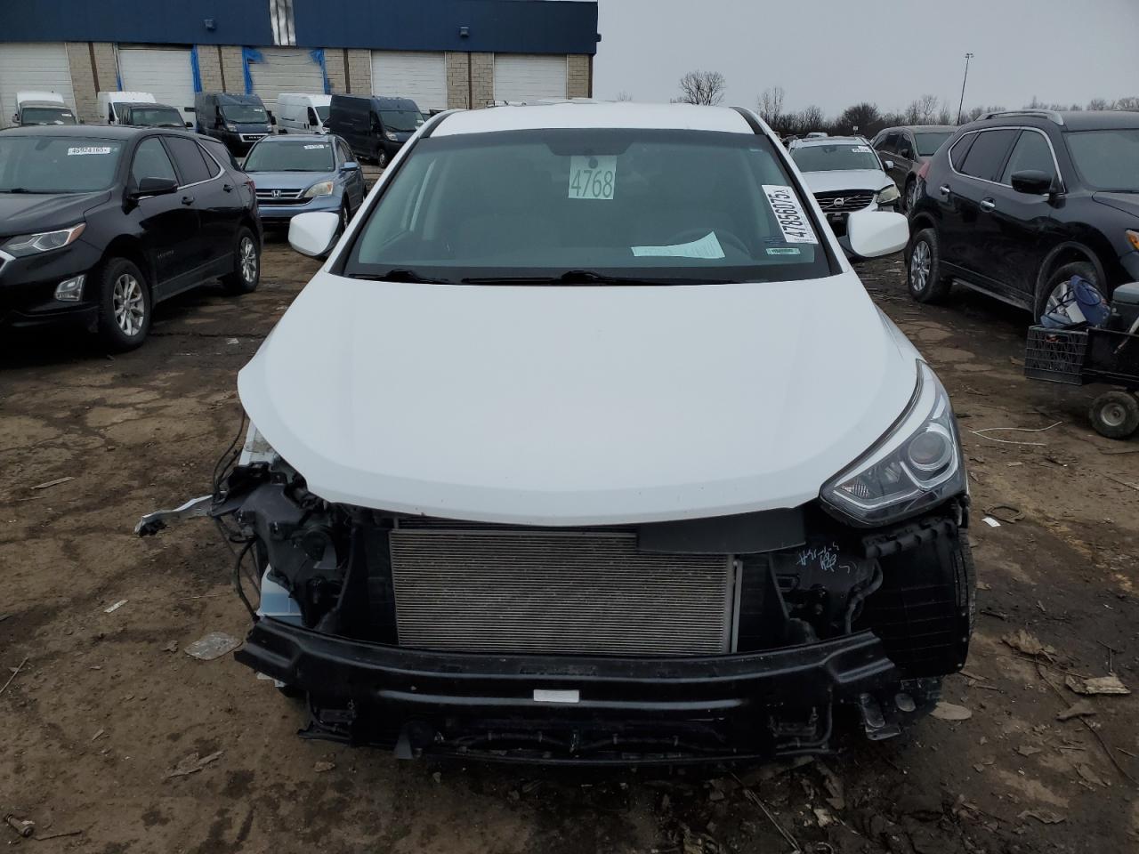 2017 HYUNDAI SANTA FE S - Image 5