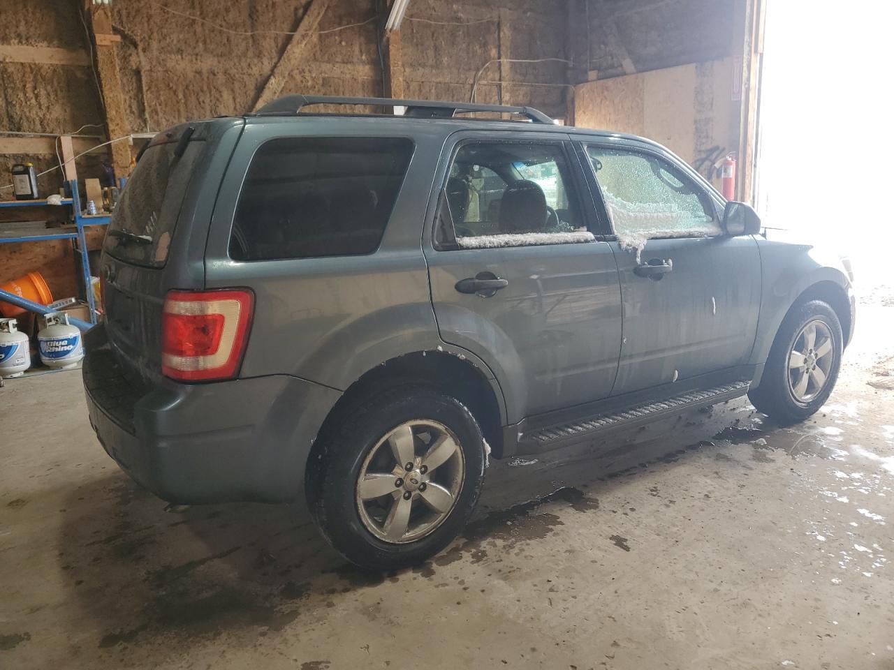 2010 FORD ESCAPE XLT - Image 3