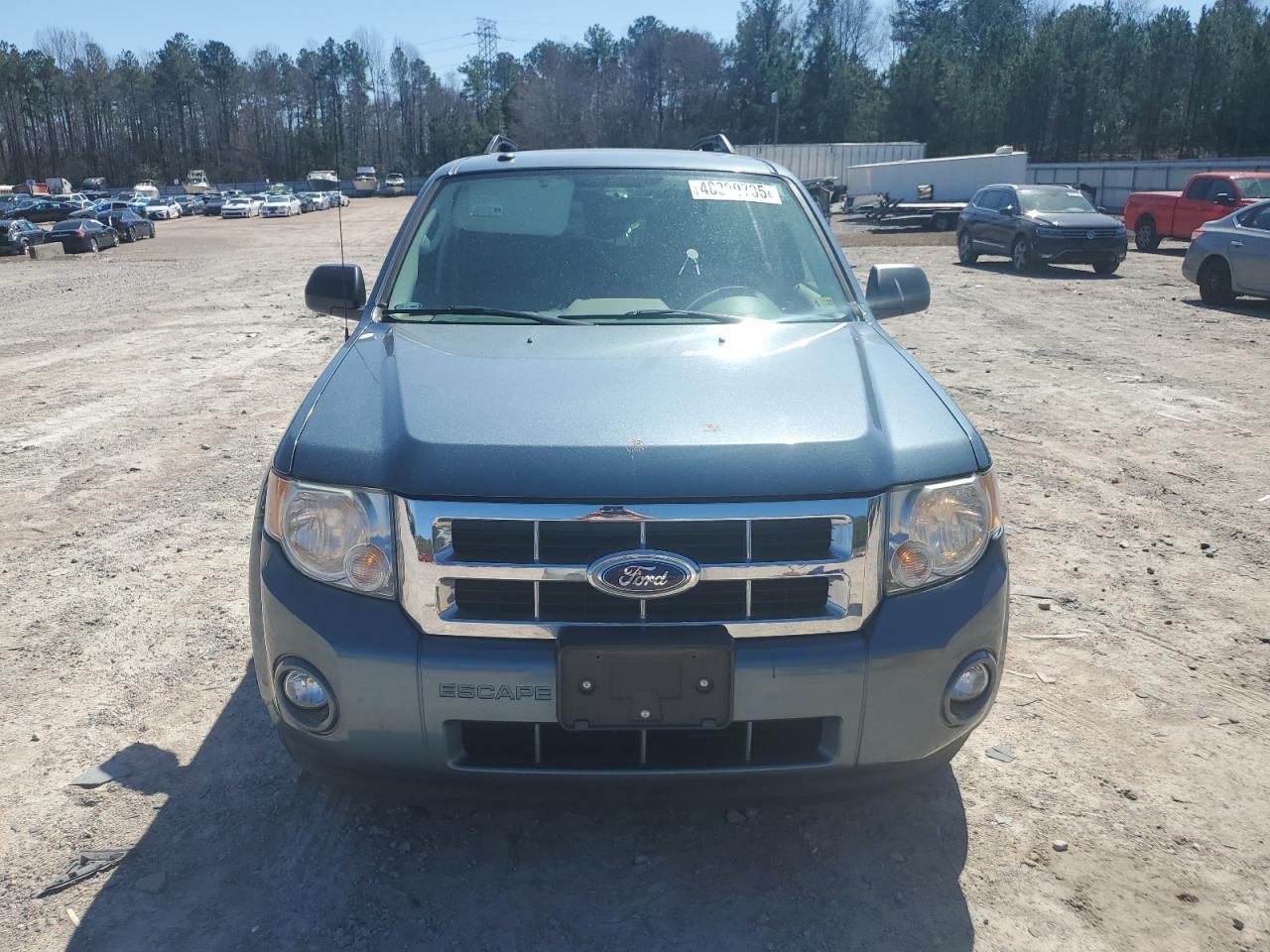 2010 FORD ESCAPE XLT - Image 5