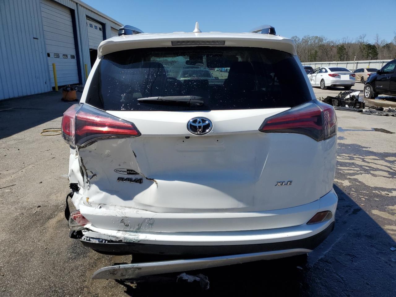 2017 TOYOTA RAV4 XLE - Image 6
