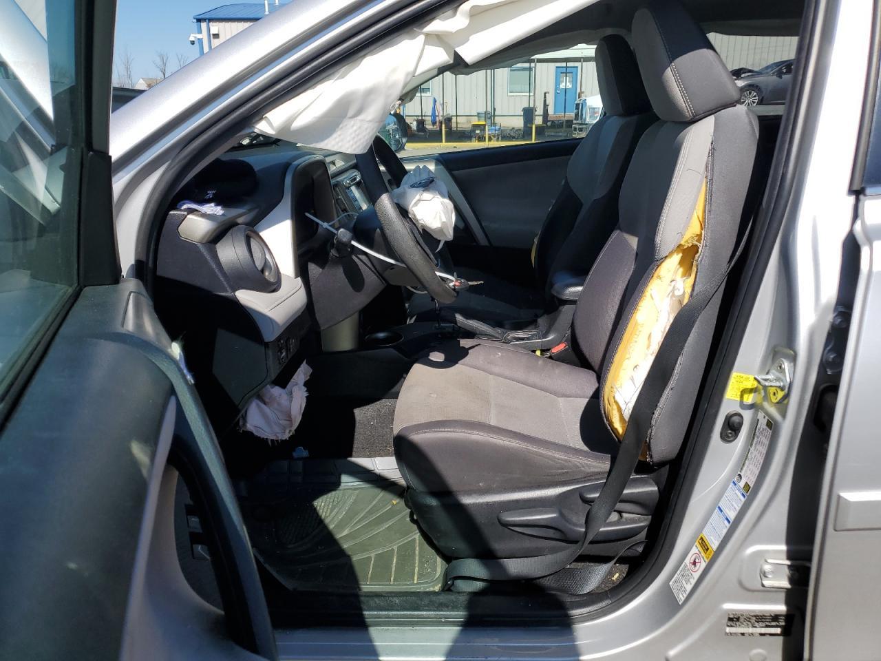 2015 TOYOTA RAV4 XLE - Image 7